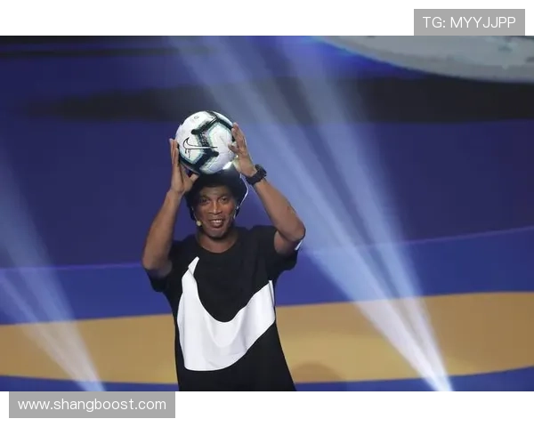 街头足球热潮席卷全球 球星与普通人共同演绎街头精彩对决