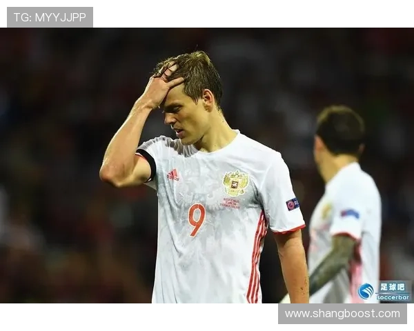 足球球星妻子背后的故事 揭开她们默默支持与闪光的真实人生